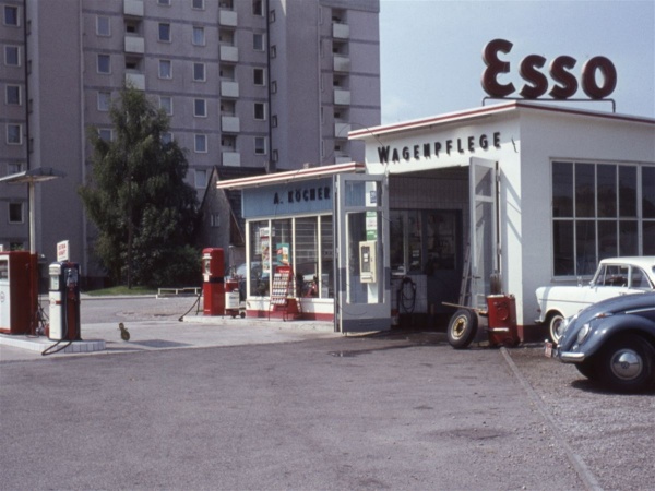 Herbert Wenling, Esso Tankstelle