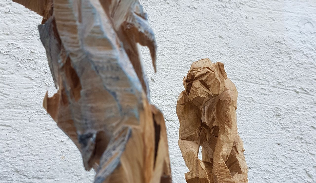 
                  Sägewesen – Kettensägenkunst mit Feingefühl