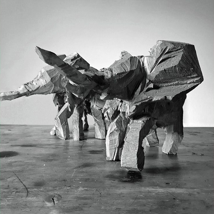 Holzskulptur mit Elefanten von Elsa Nietmann