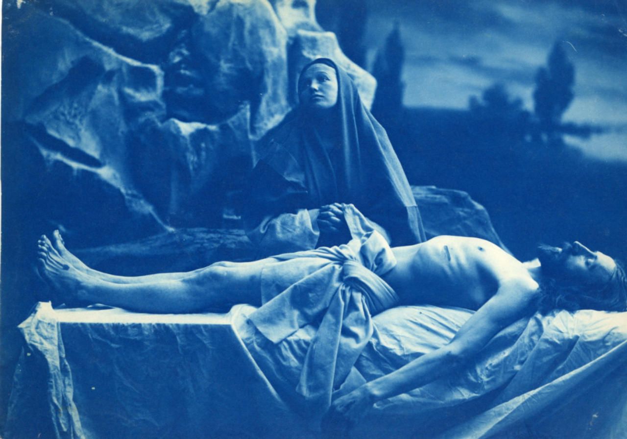 Grablegung, Fotografie von H. Traut.