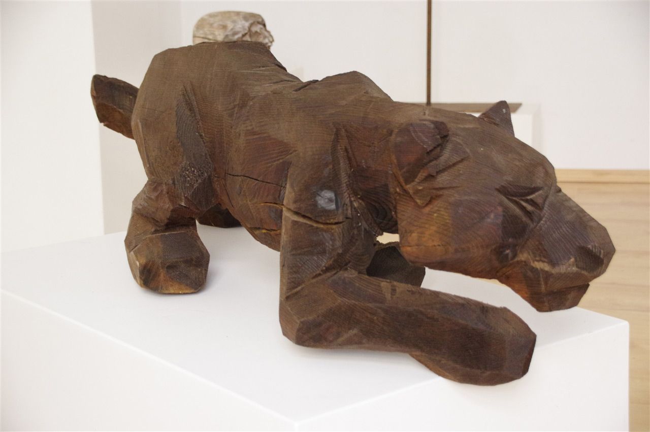 Geschnitzter Panther von Elsa Nietmann