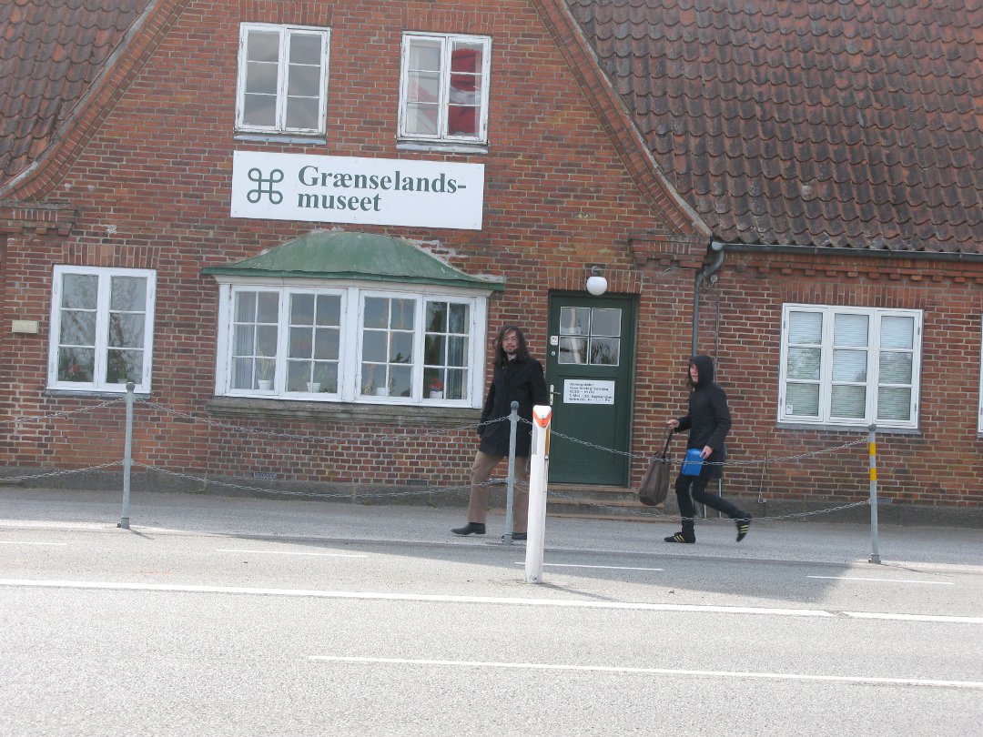 Silke Markefka und Nikolai Vogel: Nach der Grenze Montag, 11. Mai 2009, Grenzübergang Böglum zwischen Süderlügum und Tønder, Grenze Deutschland/Dänemark