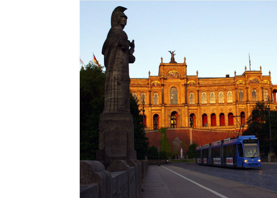 Pallas Athene auf der Maximiliansbrücke