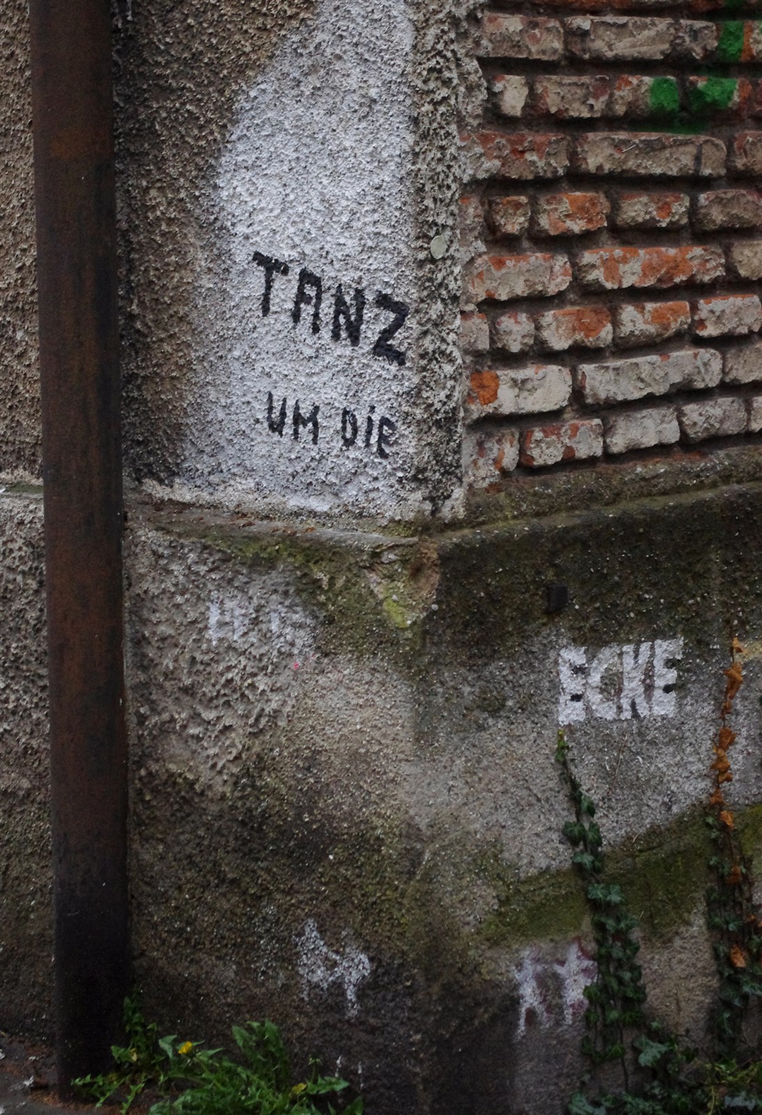 hausecke mit ranz um die ecke schriftzug